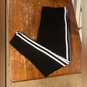 Buzz Comfortable & Stylish Black & White Women's Athletic Pants. Size L/XL. $8